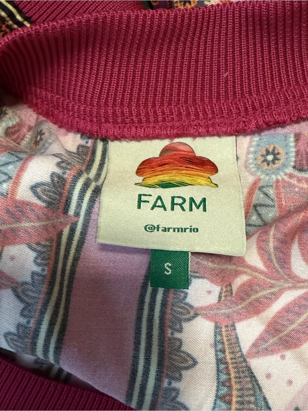 FARM Rio Macaw Scarf Print Pink Multicolor Botanical V-Neck Button Cardigan S - Picture 6 of 8